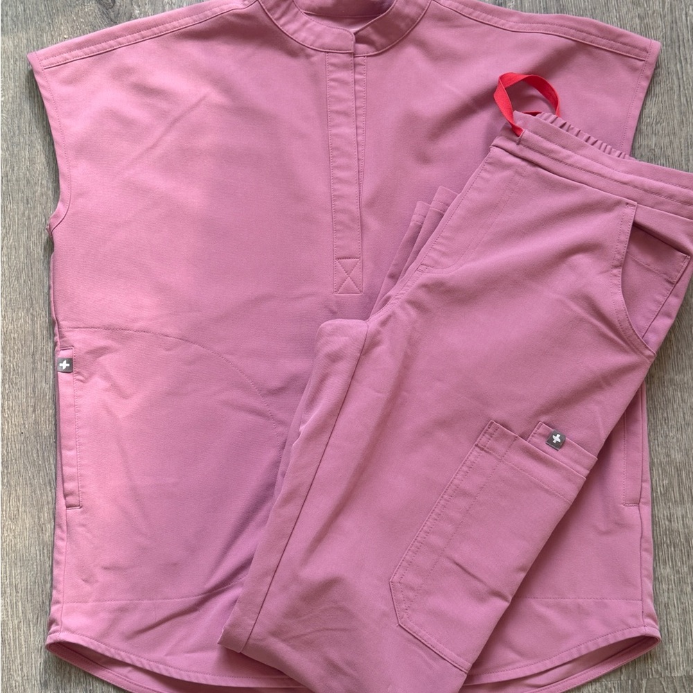 Figs Pink Scrub Set